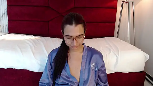 sara saenz99 online show from February 1, 1:34 am