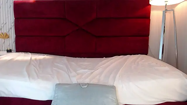 sara saenz99 online show from February 4, 10:34 pm