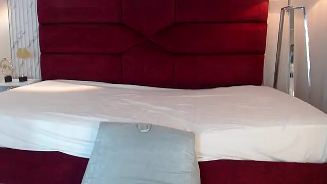 sara saenz99 online show from February 6, 7:40 pm