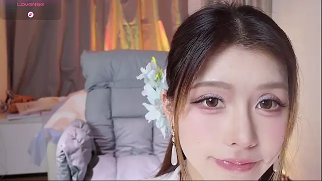 Snapshot of Momoever123456 chatting on November 28, 2:20 pm Momoever123456 online show from November 28, 2:20 pm