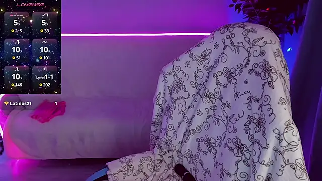 Snapshot of Sexy-Housewife chatting on January 14, 4:29 pm Sexy-Housewife online show from January 14, 4:29 pm