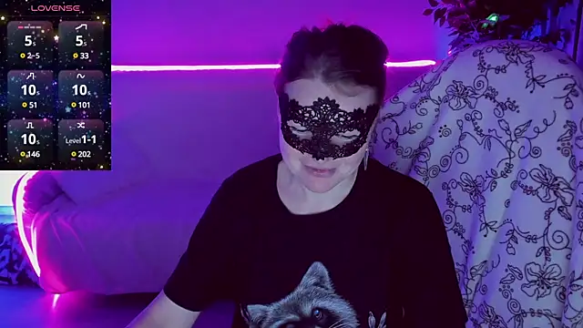 Snapshot of Sexy-Housewife chatting on January 26, 8:13 pm Sexy-Housewife online show from January 26, 8:13 pm