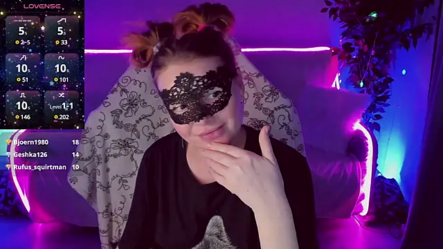 Snapshot of Sexy-Housewife chatting on January 26, 11:29 pm Sexy-Housewife online show from January 26, 11:29 pm