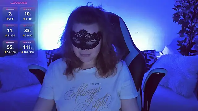 Snapshot of Sexy-Housewife chatting on October 8, 7:00 pm Sexy-Housewife online show from October 8, 7:00 pm