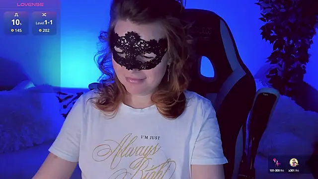 Snapshot of Sexy-Housewife chatting on October 16, 7:26 pm Sexy-Housewife online show from October 16, 7:26 pm