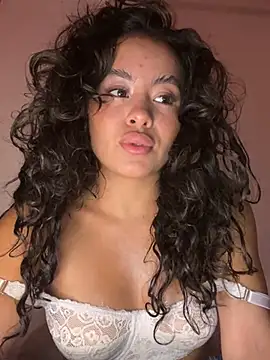 Snapshot of Marie_Rose chatting on December 5, 11:18 pm Marie Rose online show from December 5, 11:18 pm