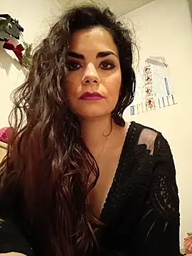 Snapshot of Saturnia_Yvonne chatting on March 6, 5:54 pm Saturnia Yvonne online show from March 6, 5:54 pm