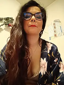 Snapshot of Saturnia_Yvonne chatting on March 13, 6:23 pm Saturnia Yvonne online show from March 13, 6:23 pm