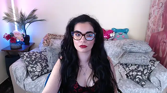 Snapshot of Saturnia_Yvonne chatting on October 4, 10:35 am Saturnia Yvonne online show from October 4, 10:35 am