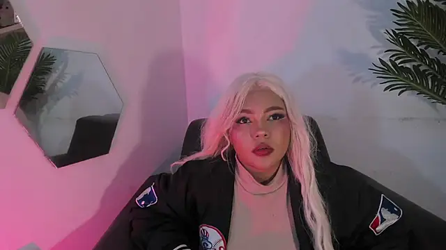 cherry chel online show from February 1, 3:30 am