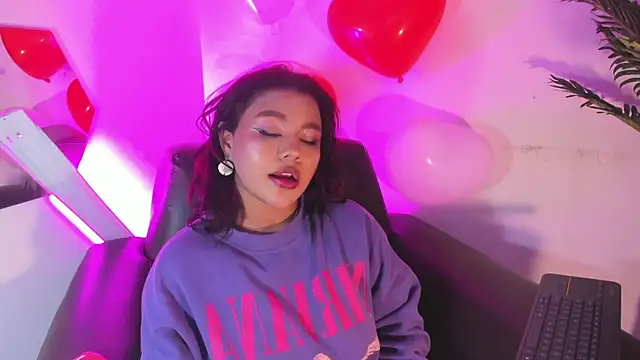 cherry chel online show from February 15, 10:11 am