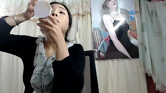 Snapshot of MiMi_0293 chatting on December 15, 4:40 am MiMi 0293 online show from December 15, 4:40 am