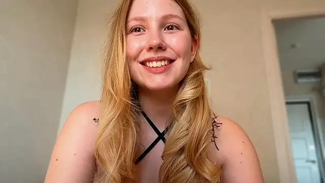 HoneyAudrey online show from June 17, 2:03 am