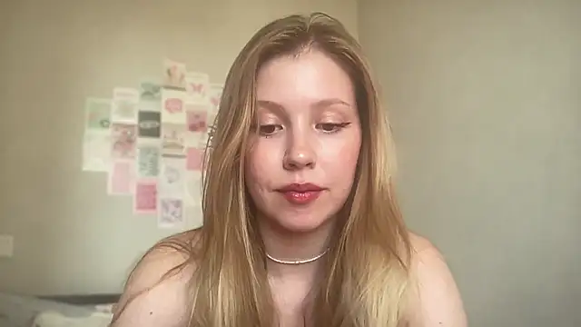 HoneyAudrey online show from June 25, 2:22 am