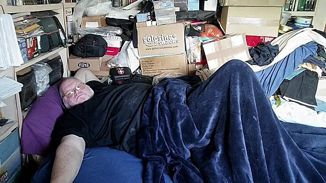 hadeszeuss2 online show from March 6, 3:19 pm