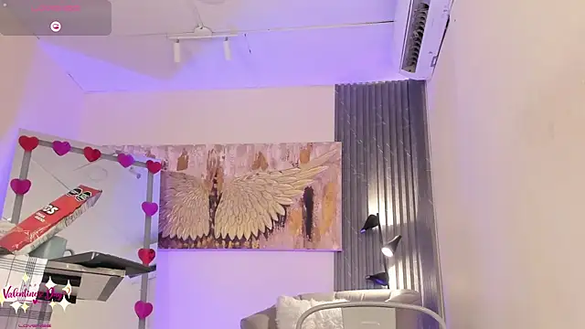 emma alice  online show from February 8, 3:42 pm