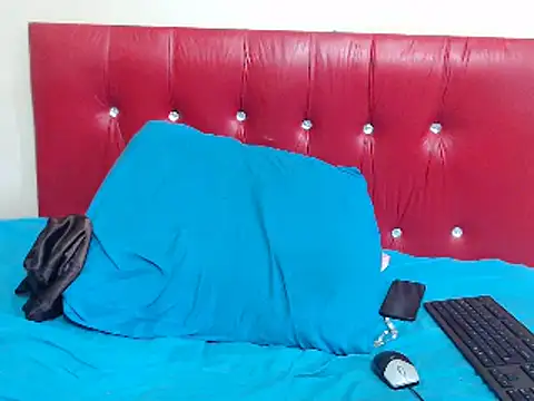 Snapshot of NaughtyKelly28 chatting on March 19, 8:12 am NaughtyKelly28 online show from March 19, 8:12 am