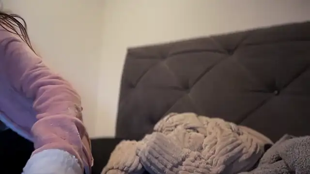 JeSuisUnTapin online show from December 2, 10:50 am