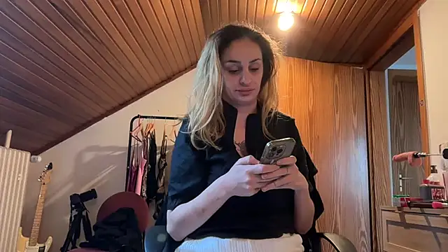 JeSuisUnTapin online show from September 25, 7:23 am