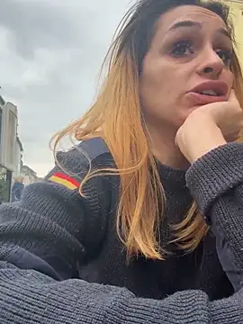 JeSuisUnTapin online show from October 11, 11:42 am