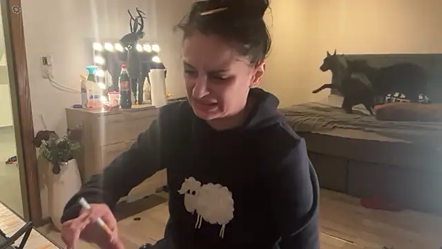 Snapshot of JeSuisUnTapin chatting on January 10, 5:37 pm JeSuisUnTapin online show from January 10, 5:37 pm