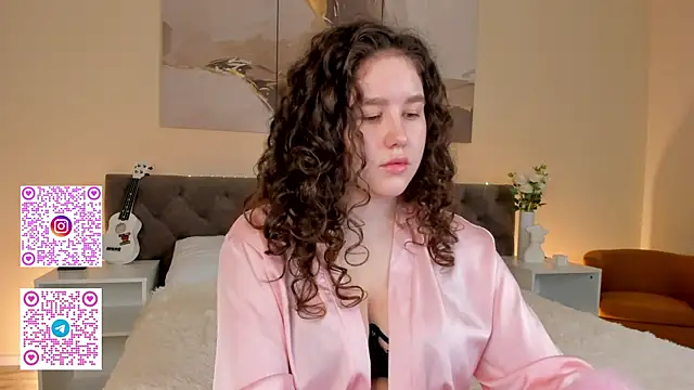 Ariella Sol online show from September 17, 7:32 am