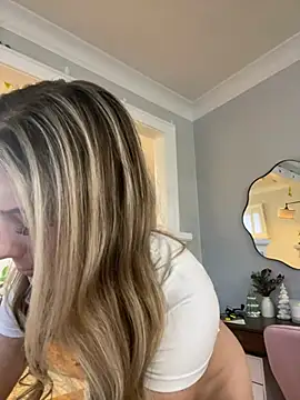 LoveShae  online show from December 17, 10:11 pm