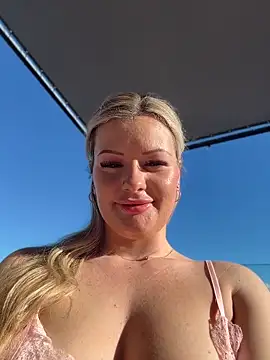 Snapshot of LoveShae_ chatting on May 13, 5:54 pm LoveShae online show from May 13, 5:54 pm