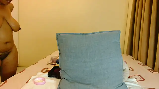 Snapshot of ALEXABOUJEE95 chatting on March 11, 4:21 am ALEXABOUJEE95 online show from March 11, 4:21 am