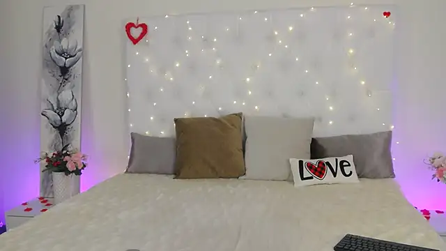 Snapshot of --Daniella- chatting on November 15, 9:50 am --Daniella- online show from November 15, 9:50 am