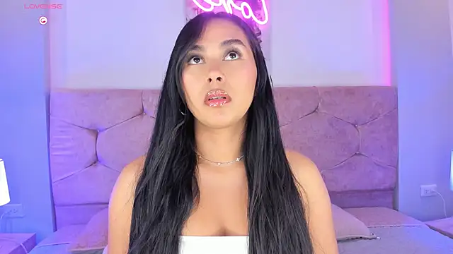 Snapshot of Cameliaa_Smiith chatting on December 5, 2:53 am Cameliaa Smiith online show from December 5, 2:53 am