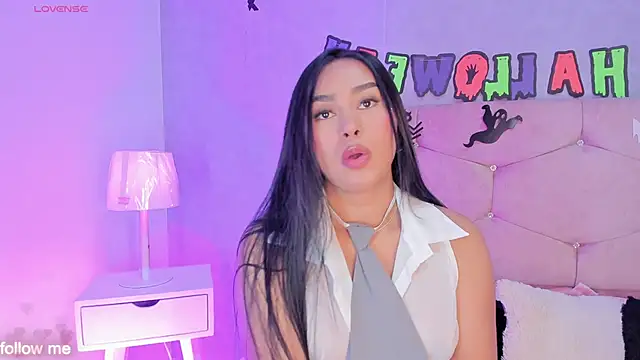 Cameliaa Smiith online show from October 30, 3:30 am