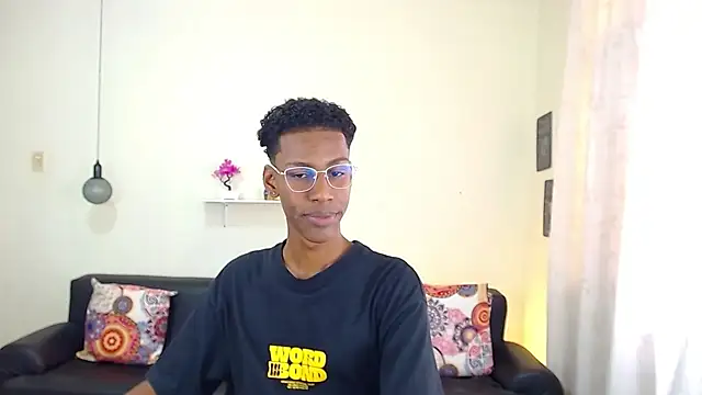 maiki18  online show from January 24, 5:00 pm