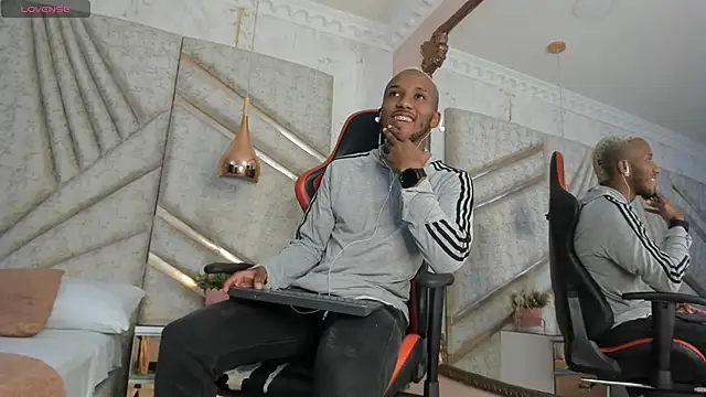 JamesParck online show from February 7, 12:17 pm