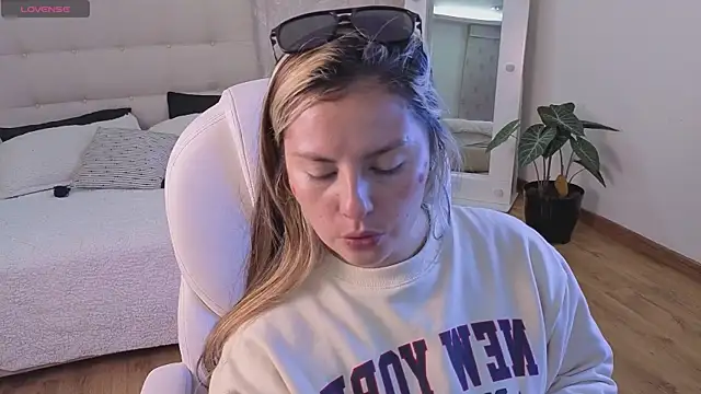 brandy sweet  online show from September 27, 3:39 pm