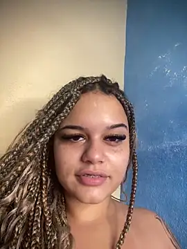 Snapshot of Lolacavalona chatting on March 17, 2:45 pm Lolacavalona online show from March 17, 2:45 pm