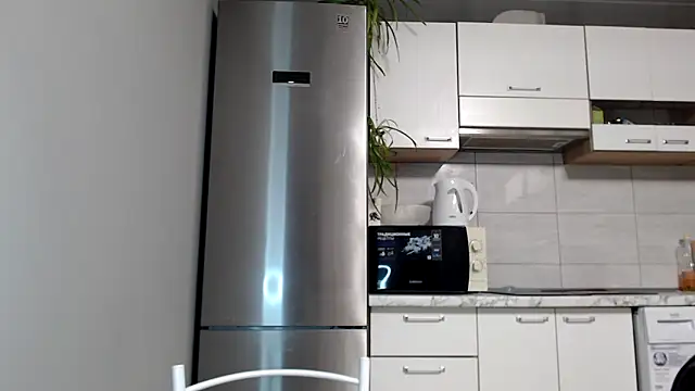 Snapshot of SierraSky_ chatting on December 10, 6:17 pm SierraSky online show from December 10, 6:17 pm