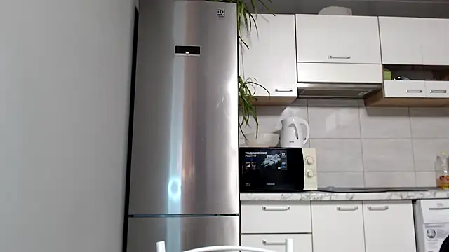 Snapshot of SierraSky_ chatting on December 16, 6:16 pm SierraSky online show from December 16, 6:16 pm