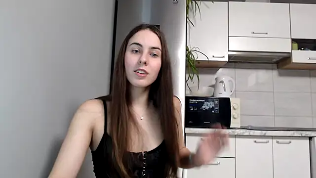 Snapshot of SierraSky_ chatting on December 20, 6:13 pm SierraSky online show from December 20, 6:13 pm