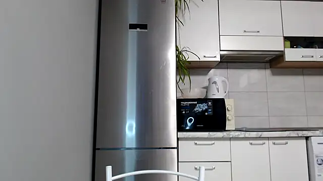 Snapshot of SierraSky_ chatting on December 21, 6:12 pm SierraSky online show from December 21, 6:12 pm