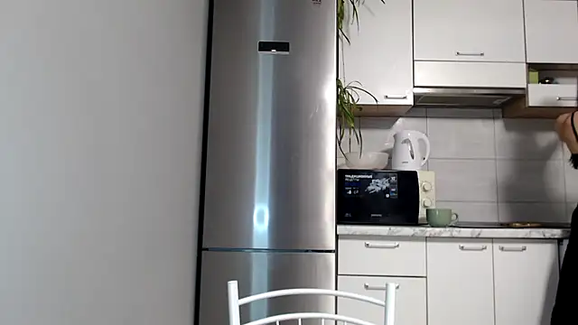 Snapshot of SierraSky_ chatting on January 20, 6:10 pm SierraSky online show from January 20, 6:10 pm