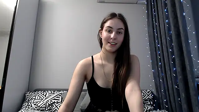 Snapshot of SierraSky_ chatting on February 8, 9:15 pm SierraSky online show from February 8, 9:15 pm