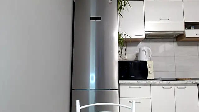 Snapshot of SierraSky_ chatting on February 14, 6:08 pm SierraSky online show from February 14, 6:08 pm