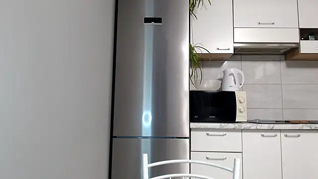 Snapshot of SierraSky_ chatting on February 16, 6:10 pm SierraSky online show from February 16, 6:10 pm