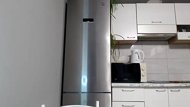 Snapshot of SierraSky_ chatting on March 22, 6:14 pm SierraSky online show from March 22, 6:14 pm