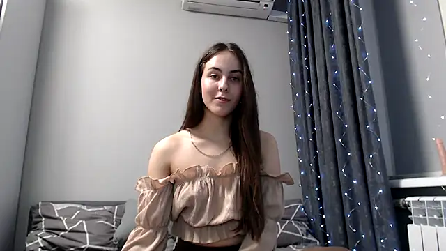 Snapshot of SierraSky_ chatting on March 22, 9:21 pm SierraSky online show from March 22, 9:21 pm