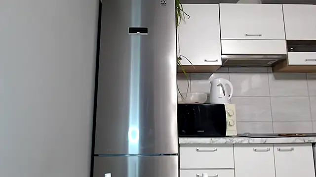 Snapshot of SierraSky_ chatting on September 30, 5:18 pm SierraSky online show from September 30, 5:18 pm