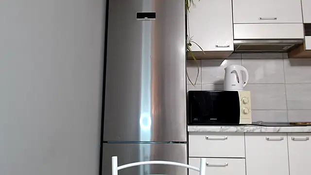 Snapshot of SierraSky_ chatting on December 14, 6:12 pm SierraSky online show from December 14, 6:12 pm