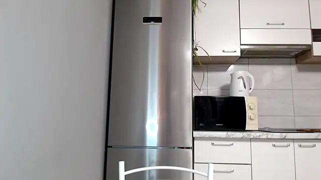 Snapshot of SierraSky_ chatting on December 16, 6:13 pm SierraSky online show from December 16, 6:13 pm