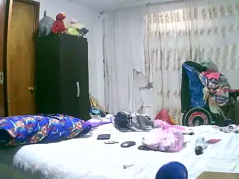 Snapshot of jperezofficial1 chatting on September 9, 4:56 am jperezofficial1 online show from September 9, 4:56 am